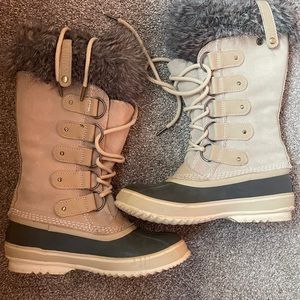 Sorel boots in great shape!